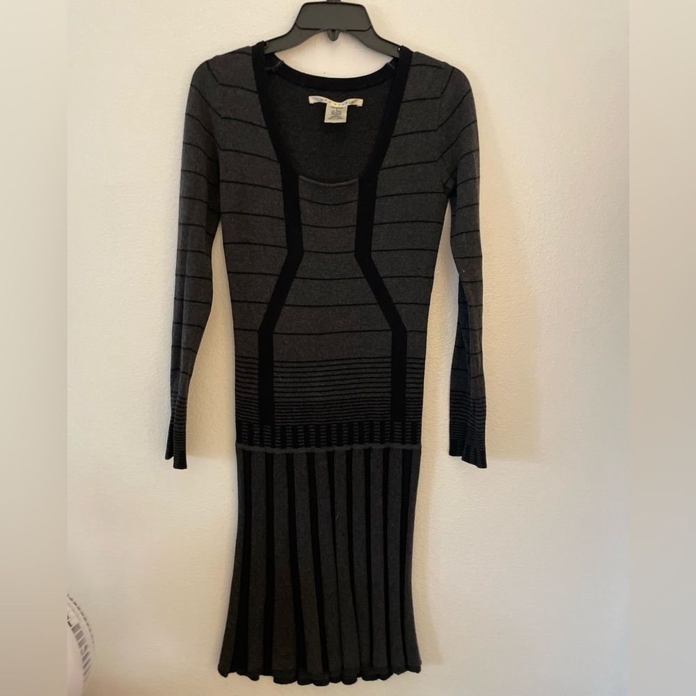 Max Studio, drop waist, grey, knit, 3-4 sleeve, form fitting, size s, dress.